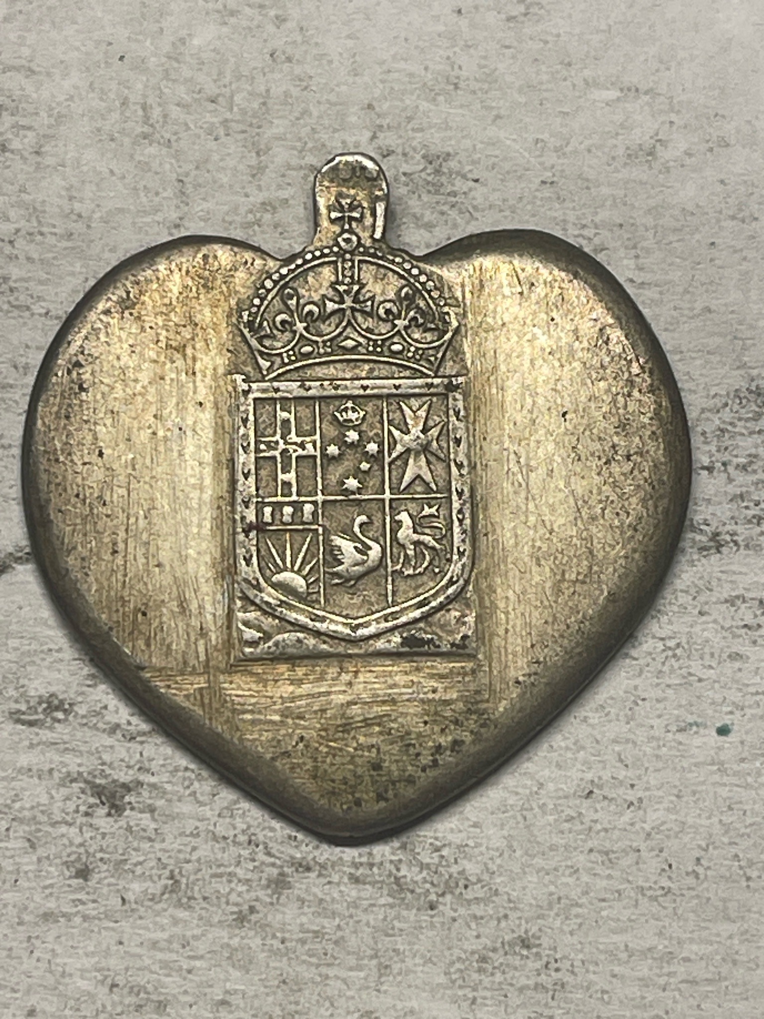 Australian Sweetheart Love Token / Pendant (King George VI) — obverse