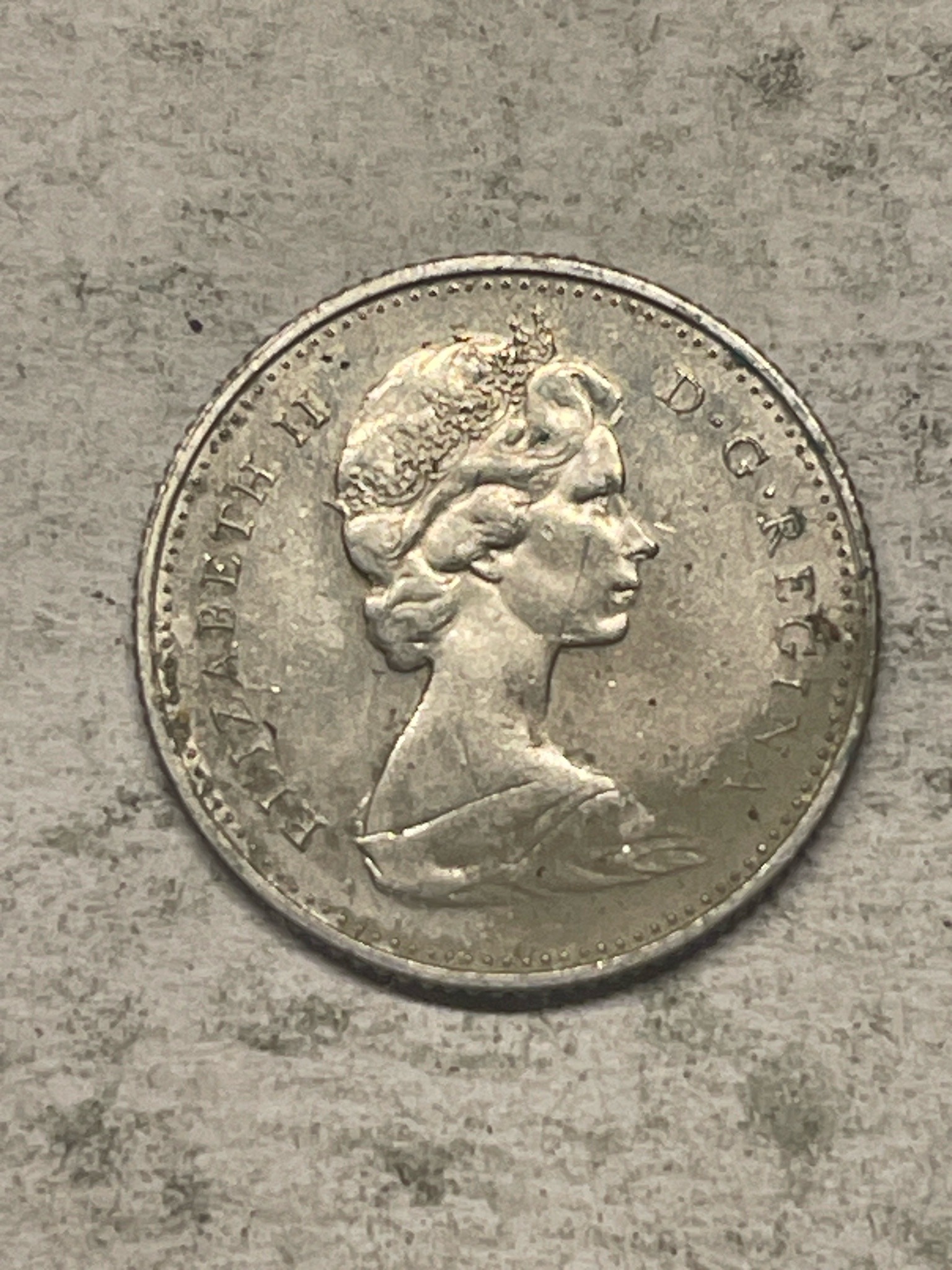 Canadian 10 Cents (Bluenose Dime) — obverse