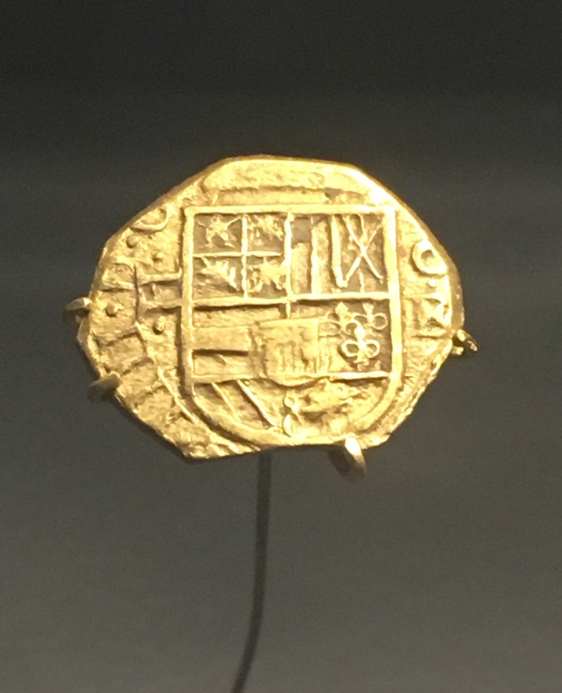 2 Escudos