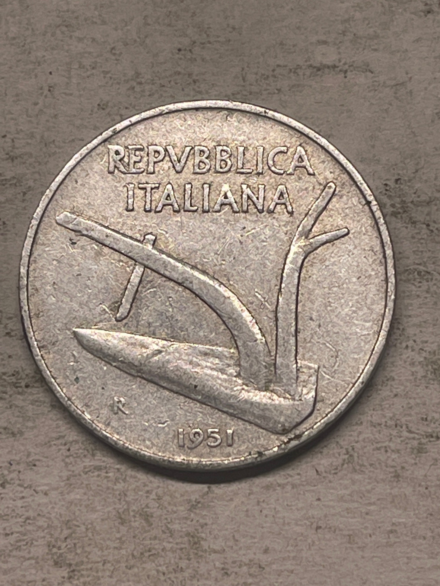 Italian 10 Lire (Aratrum / Plough Series) — obverse