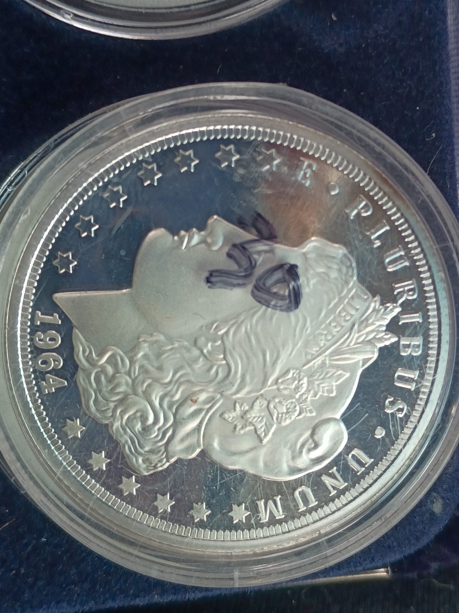 One Dollar Tribute to the United States (Morgan Dollar Design) — reverse